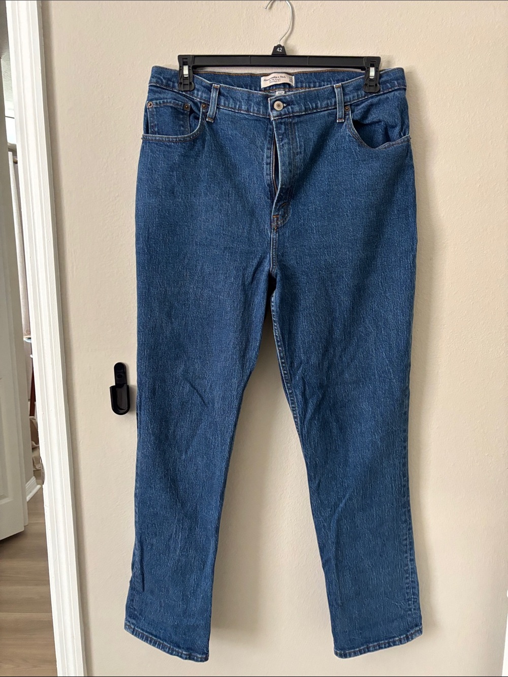 Abercrombie & Fitch 90’s Straight-Leg Ultra High Rise Blue Women's Jeans